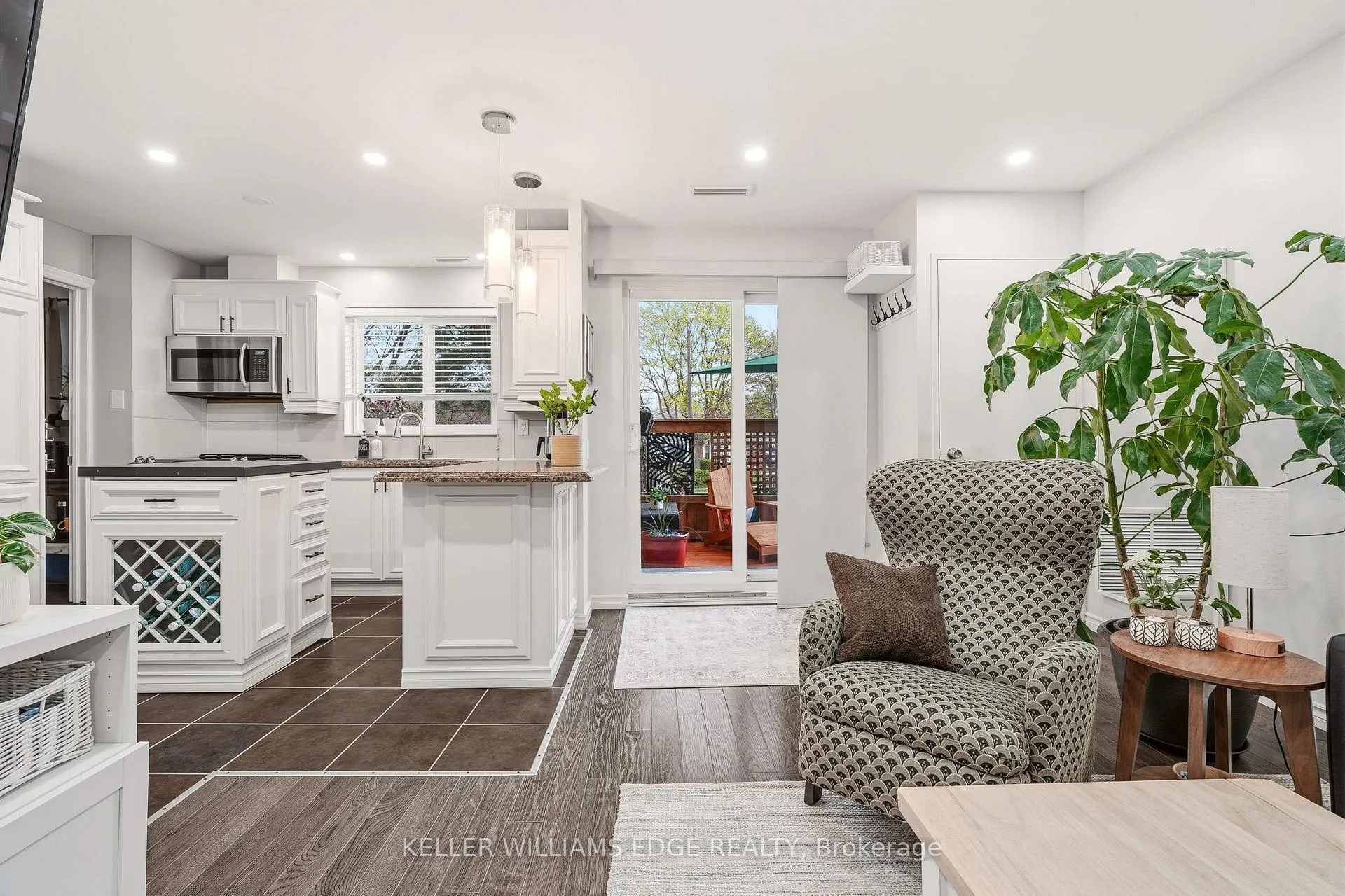 Photo 3 of Unit 157, 2001 Bonnymede Drive, Mississauga, Clarkson — HOMEH