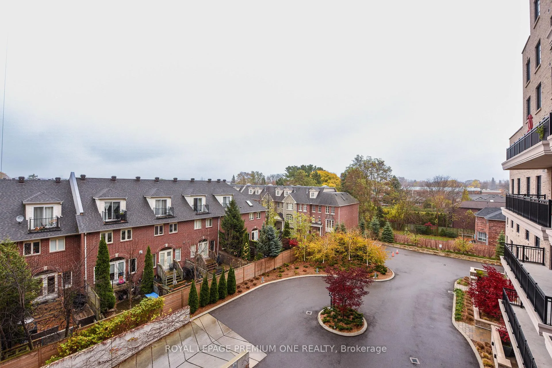 Photo 9 of Unit 514, 571 Prince Edward Drive N, Etobicoke, Kingsway South — HOMEH