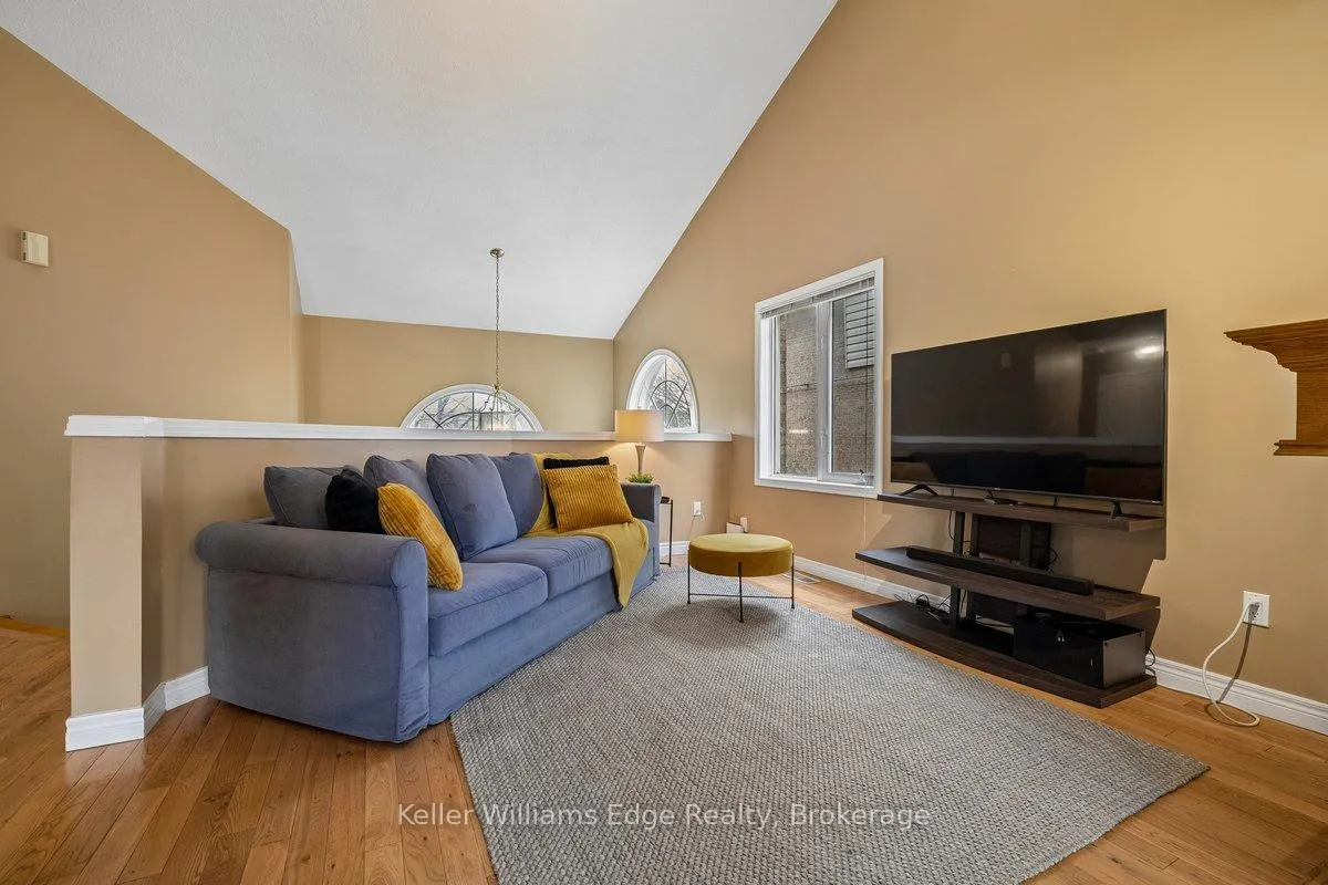 Photo 5 of 40 Brookhurst Crescent, Hamilton, Waterdown — HOMEH