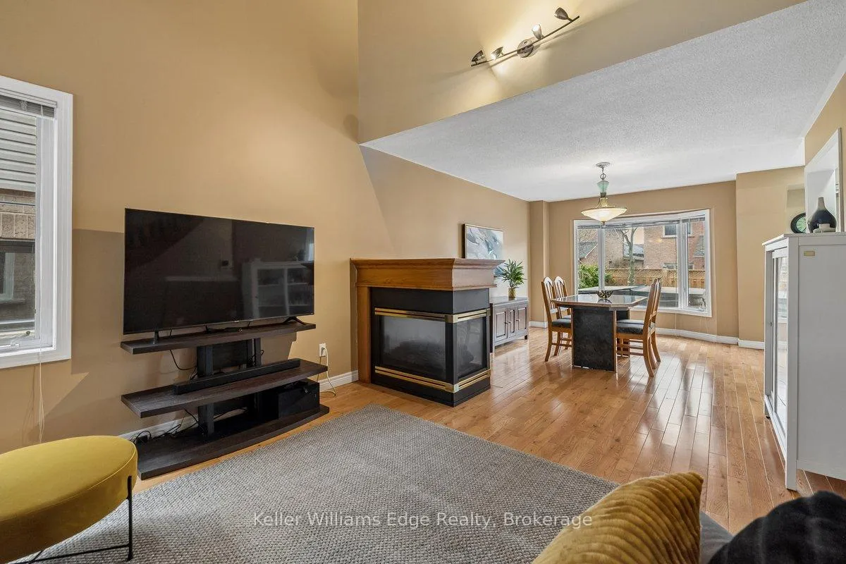 Photo 6 of 40 Brookhurst Crescent, Hamilton, Waterdown — HOMEH