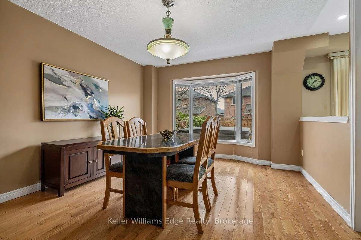 Photo 7 of 40 Brookhurst Crescent, Hamilton, Waterdown — HOMEH