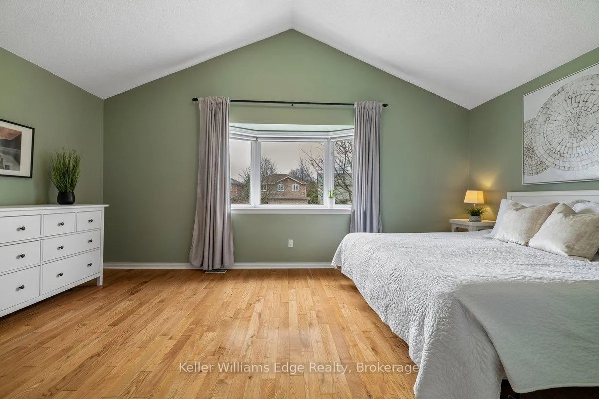 Photo 14 of 40 Brookhurst Crescent, Hamilton, Waterdown — HOMEH
