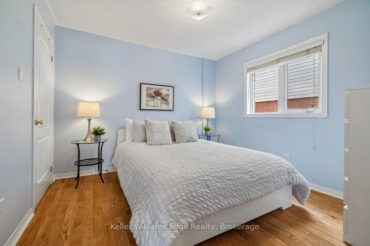 Photo 17 of 40 Brookhurst Crescent, Hamilton, Waterdown — HOMEH