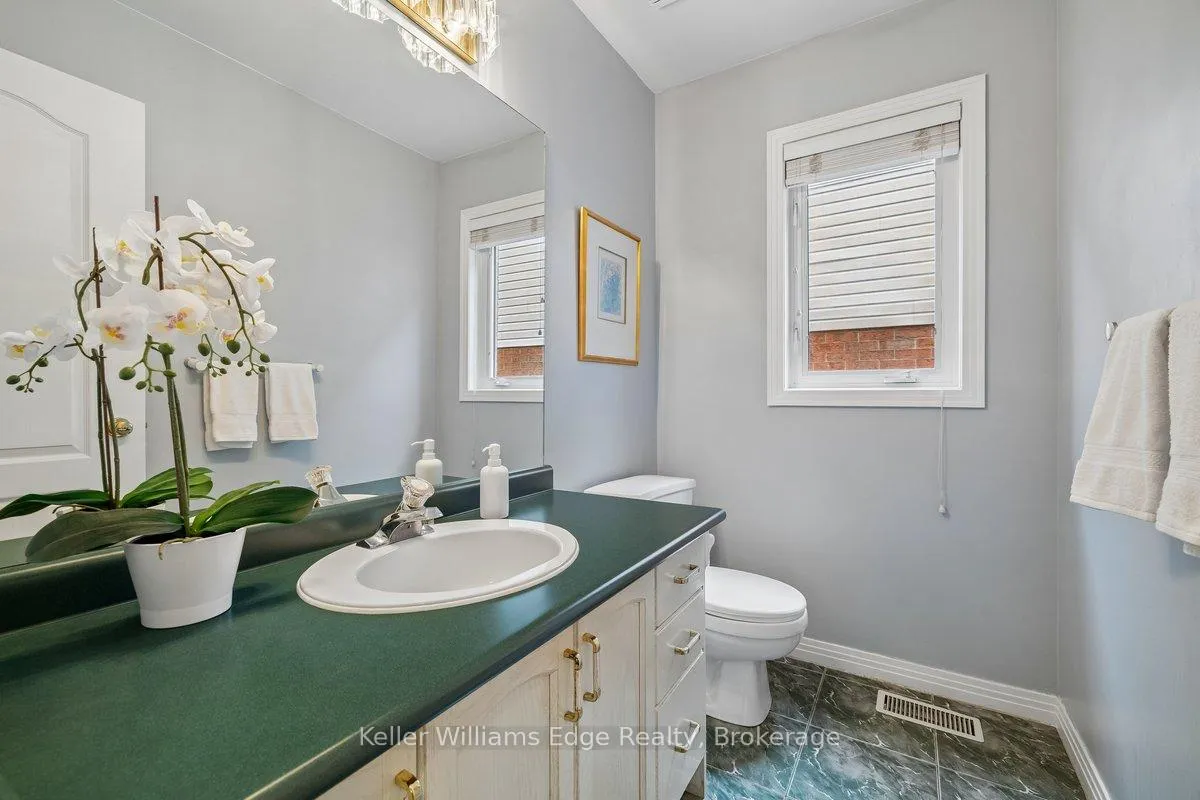 Photo 18 of 40 Brookhurst Crescent, Hamilton, Waterdown — HOMEH