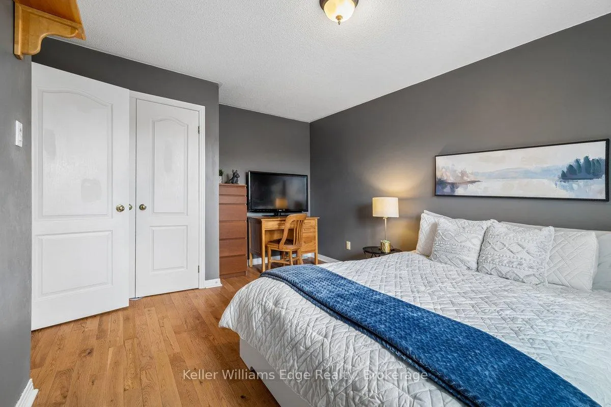 Photo 20 of 40 Brookhurst Crescent, Hamilton, Waterdown — HOMEH