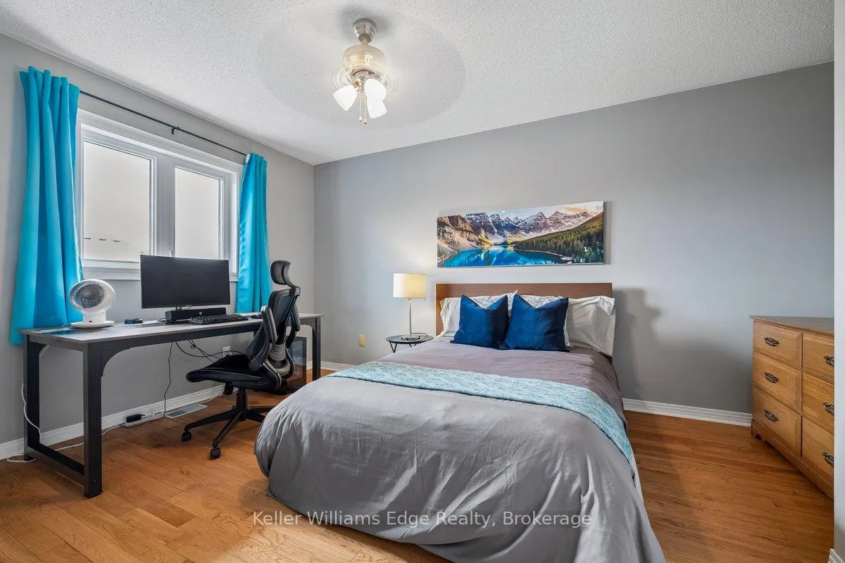 Photo 21 of 40 Brookhurst Crescent, Hamilton, Waterdown — HOMEH