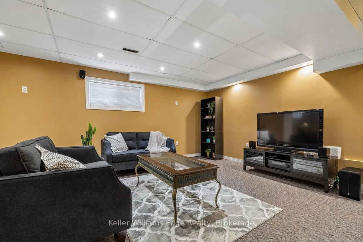 Photo 24 of 40 Brookhurst Crescent, Hamilton, Waterdown — HOMEH