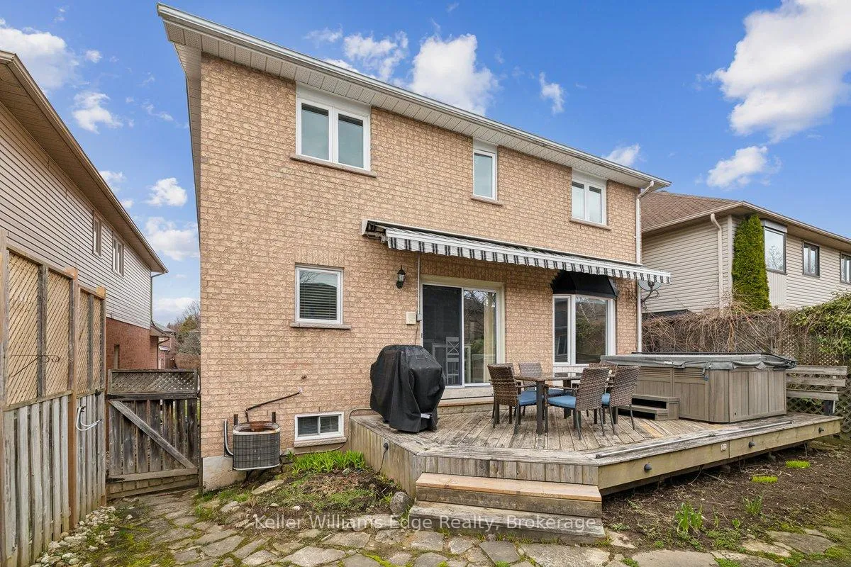 Photo 31 of 40 Brookhurst Crescent, Hamilton, Waterdown — HOMEH