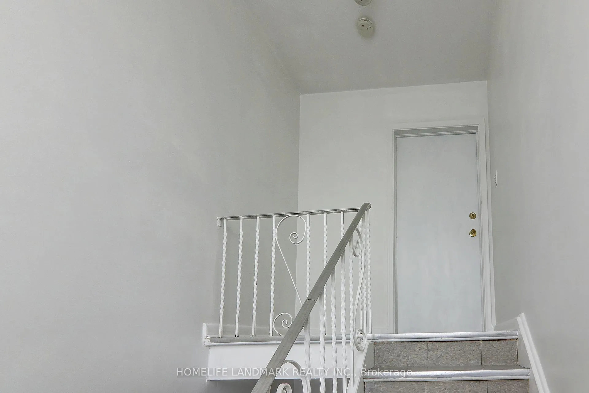 Photo 4 of Unit 2(Upper, 8 Hanson Road, Toronto, Oakwood Village — HOMEH