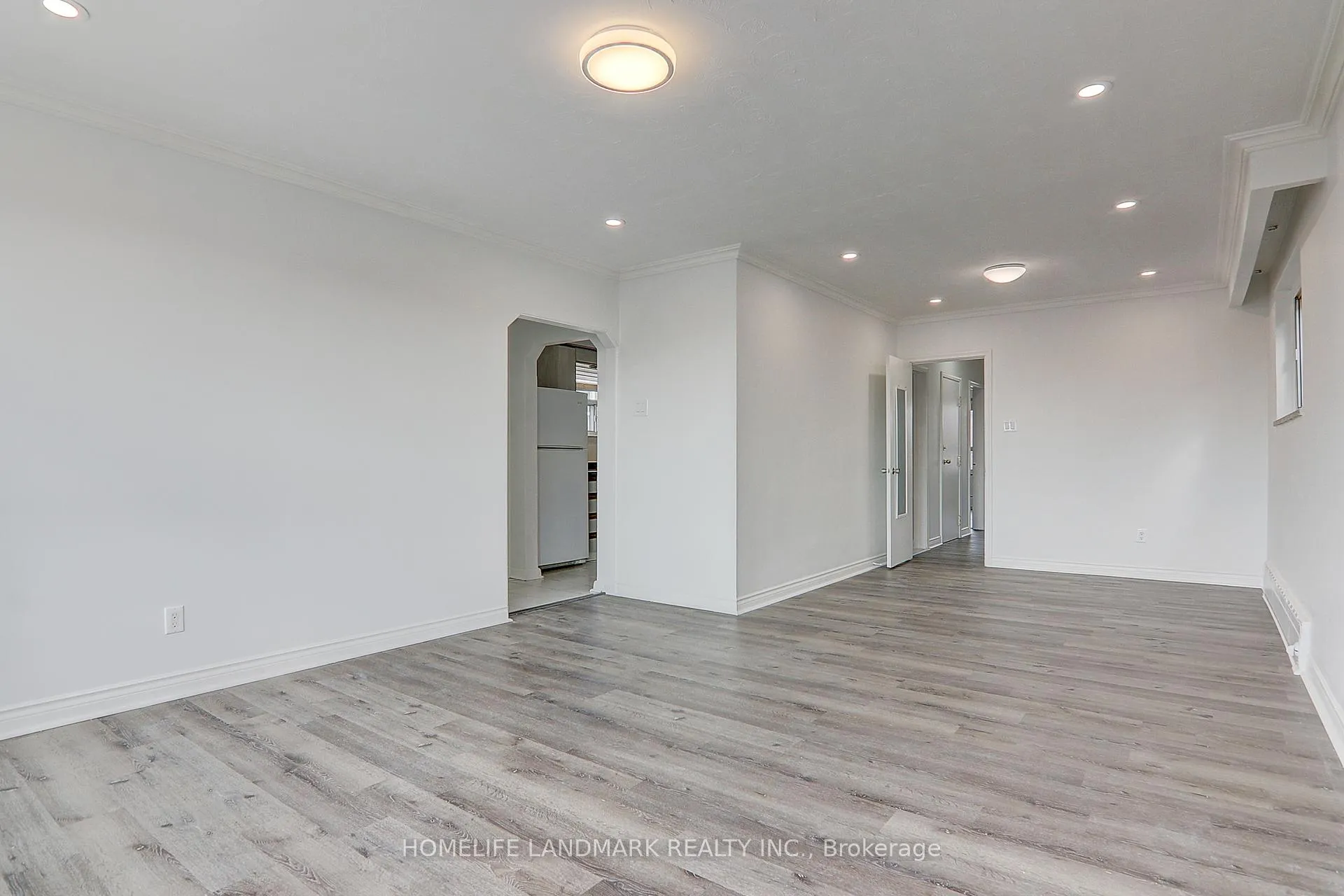 Photo 7 of Unit 2(Upper, 8 Hanson Road, Toronto, Oakwood Village — HOMEH