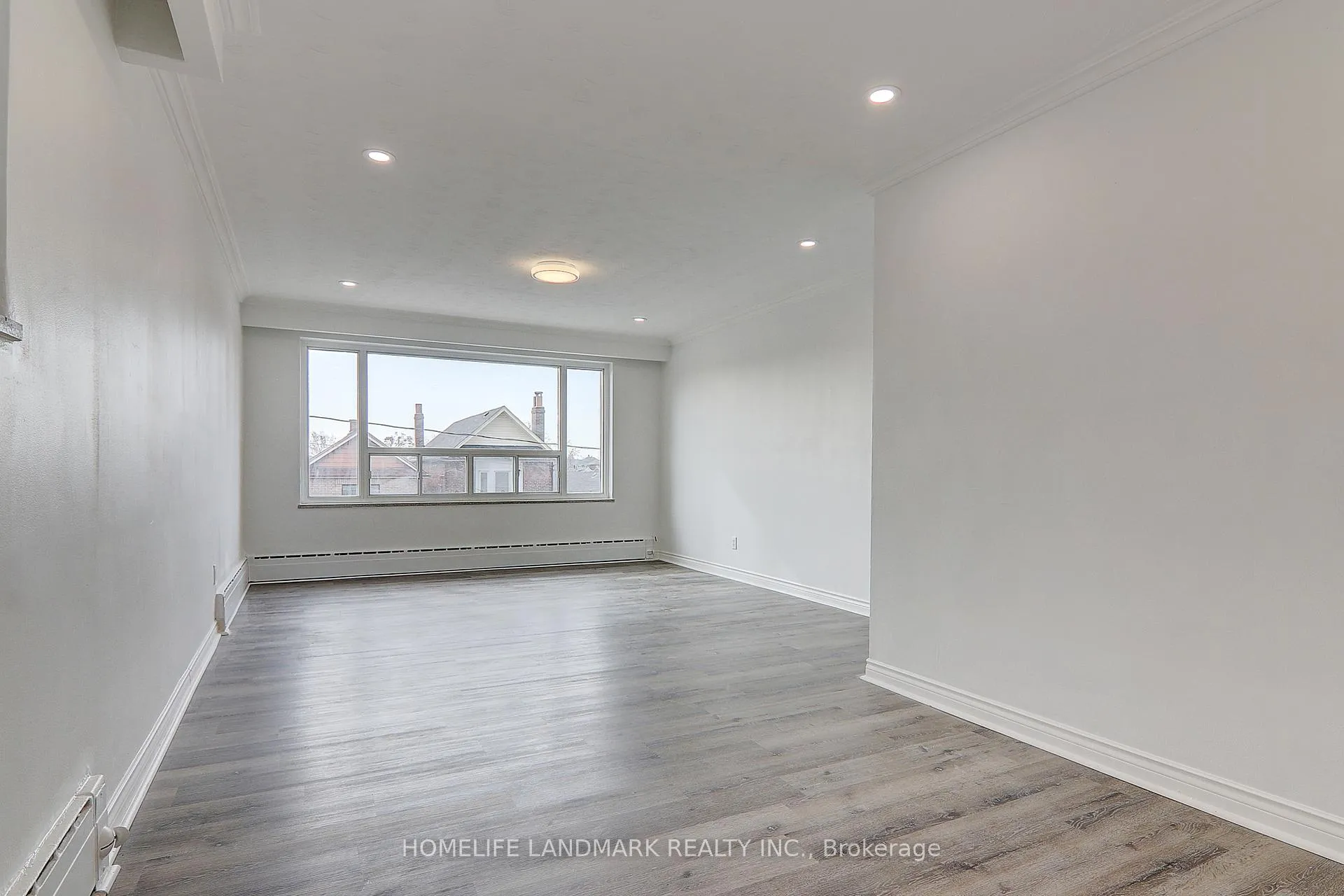 Photo 13 of Unit 2(Upper, 8 Hanson Road, Toronto, Oakwood Village — HOMEH