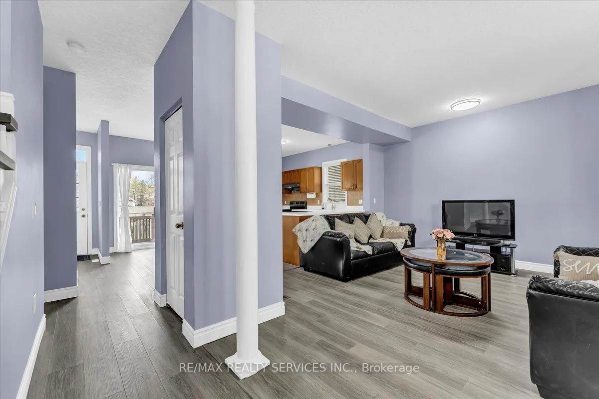 Photo 12 of 672 Zermatt Drive, Waterloo, Clair Hills — HOMEH