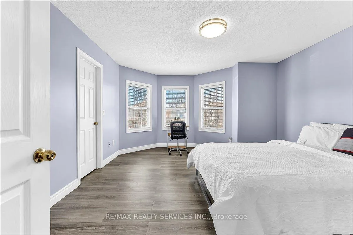 Photo 23 of 672 Zermatt Drive, Waterloo, Clair Hills — HOMEH