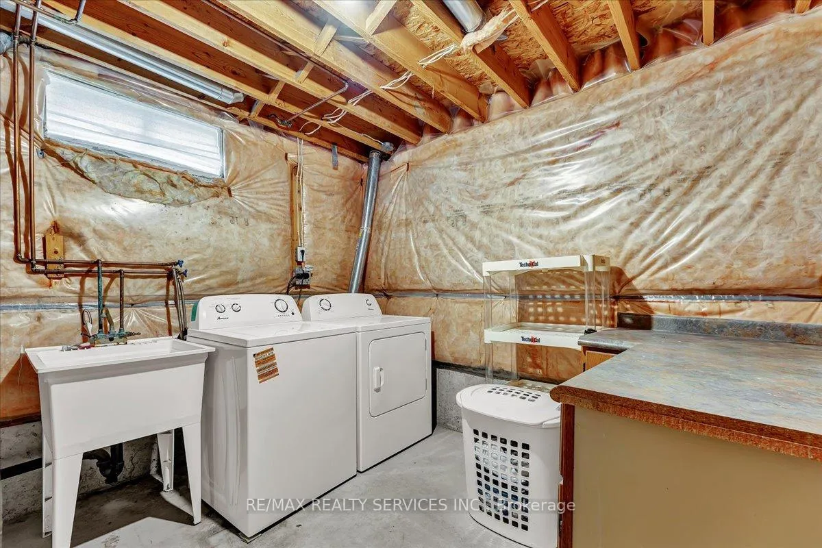 Photo 32 of 672 Zermatt Drive, Waterloo, Clair Hills — HOMEH