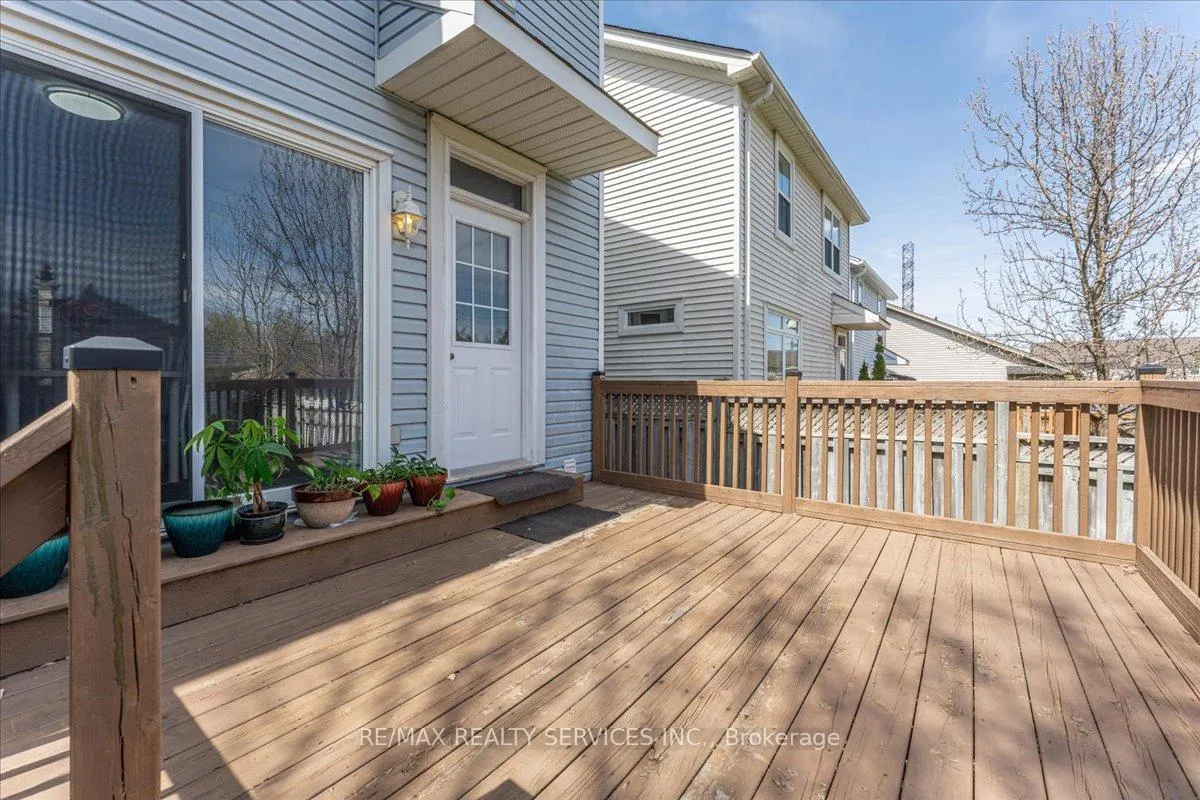 Photo 34 of 672 Zermatt Drive, Waterloo, Clair Hills — HOMEH