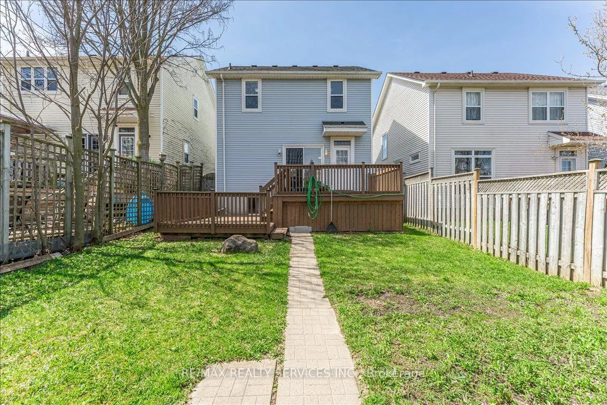 Photo 37 of 672 Zermatt Drive, Waterloo, Clair Hills — HOMEH