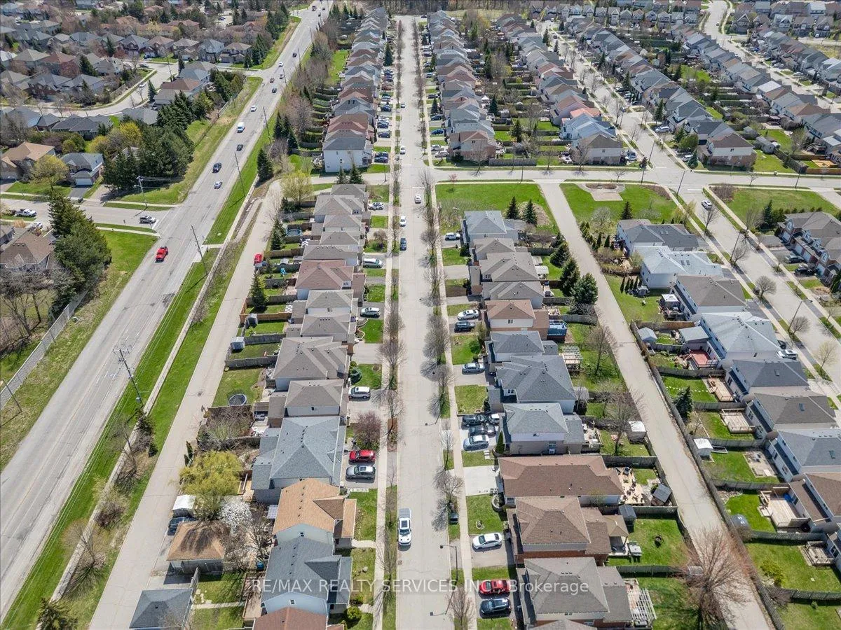 Photo 49 of 672 Zermatt Drive, Waterloo, Clair Hills — HOMEH