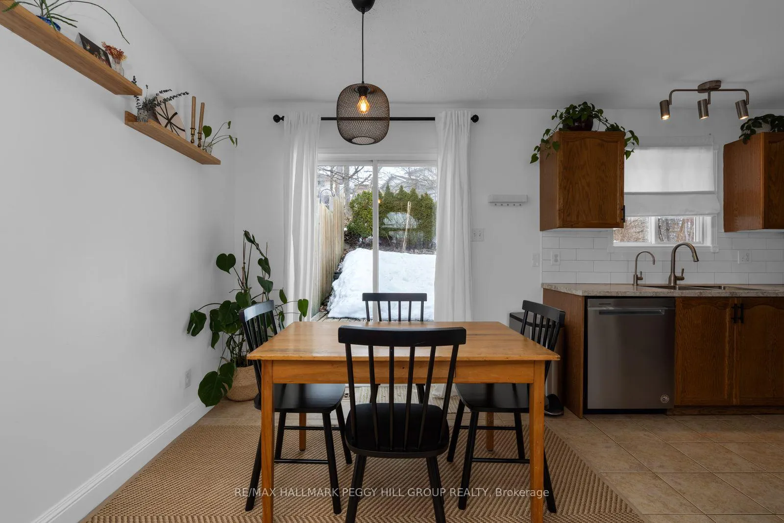 Photo 5 of 821 Birchwood Drive, Midland — HOMEH