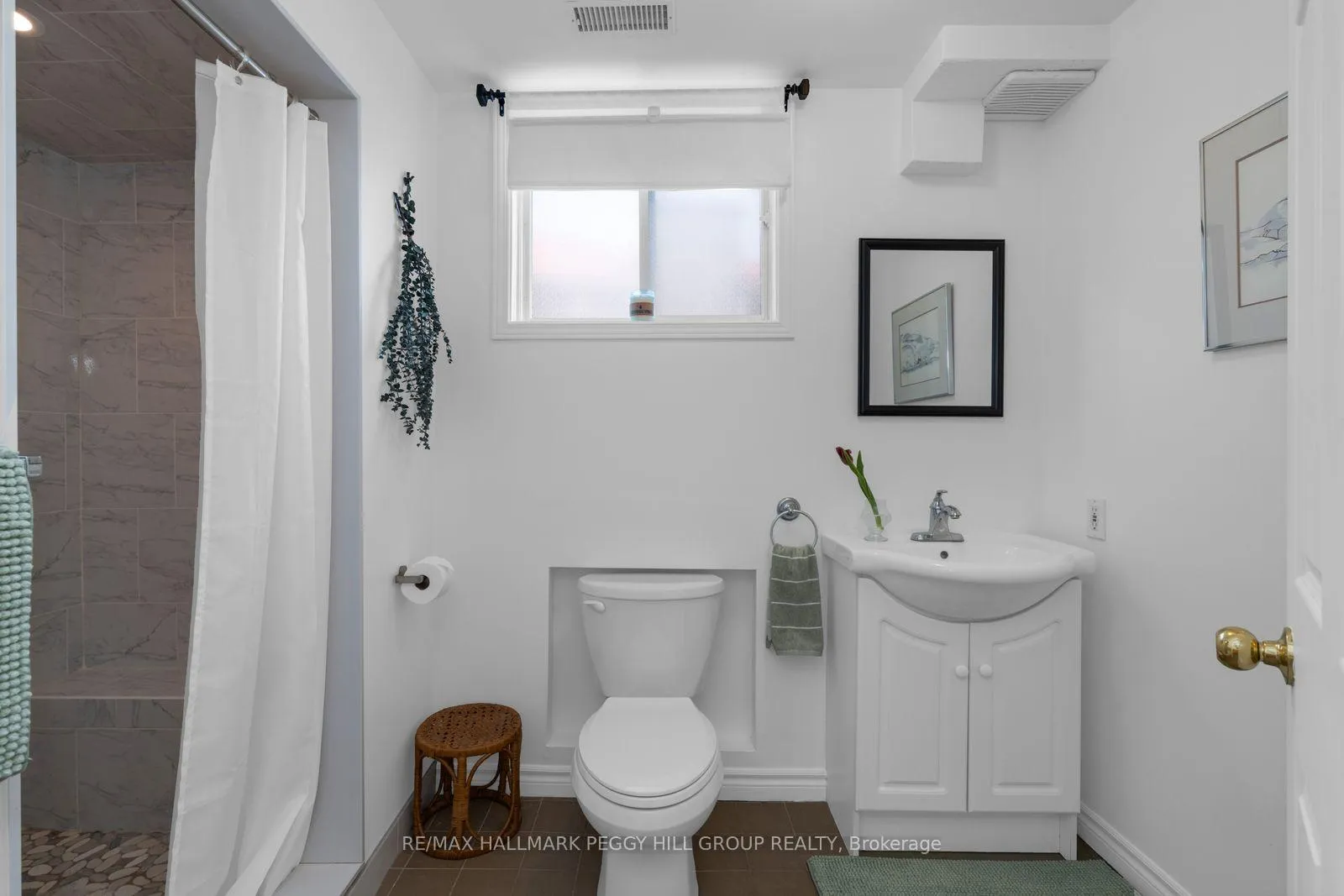 Photo 14 of 821 Birchwood Drive, Midland — HOMEH