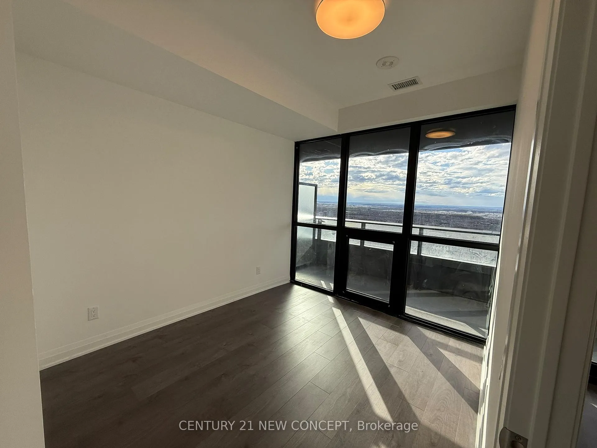 Photo 6 of Unit 5408, 4015 The Exchange, Mississauga, City Centre — HOMEH