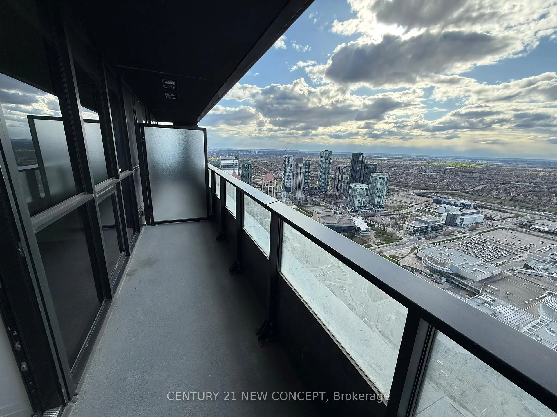 Photo 11 of Unit 5408, 4015 The Exchange, Mississauga, City Centre — HOMEH