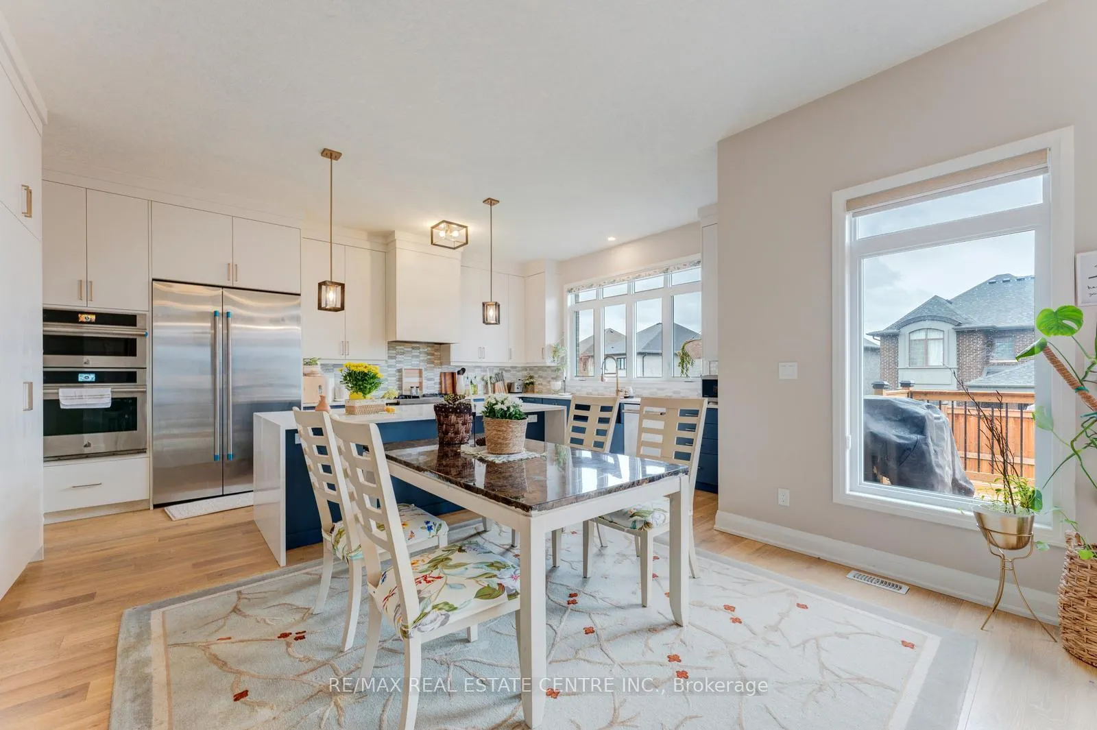 Photo 6 of 94 Pondcliffe Drive, Kitchener, Doon South — HOMEH