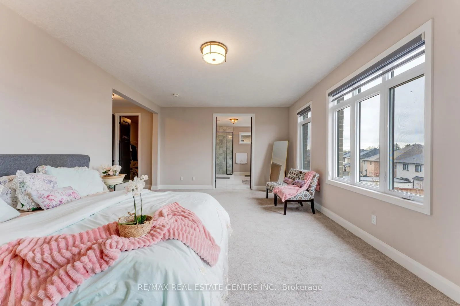 Photo 21 of 94 Pondcliffe Drive, Kitchener, Doon South — HOMEH