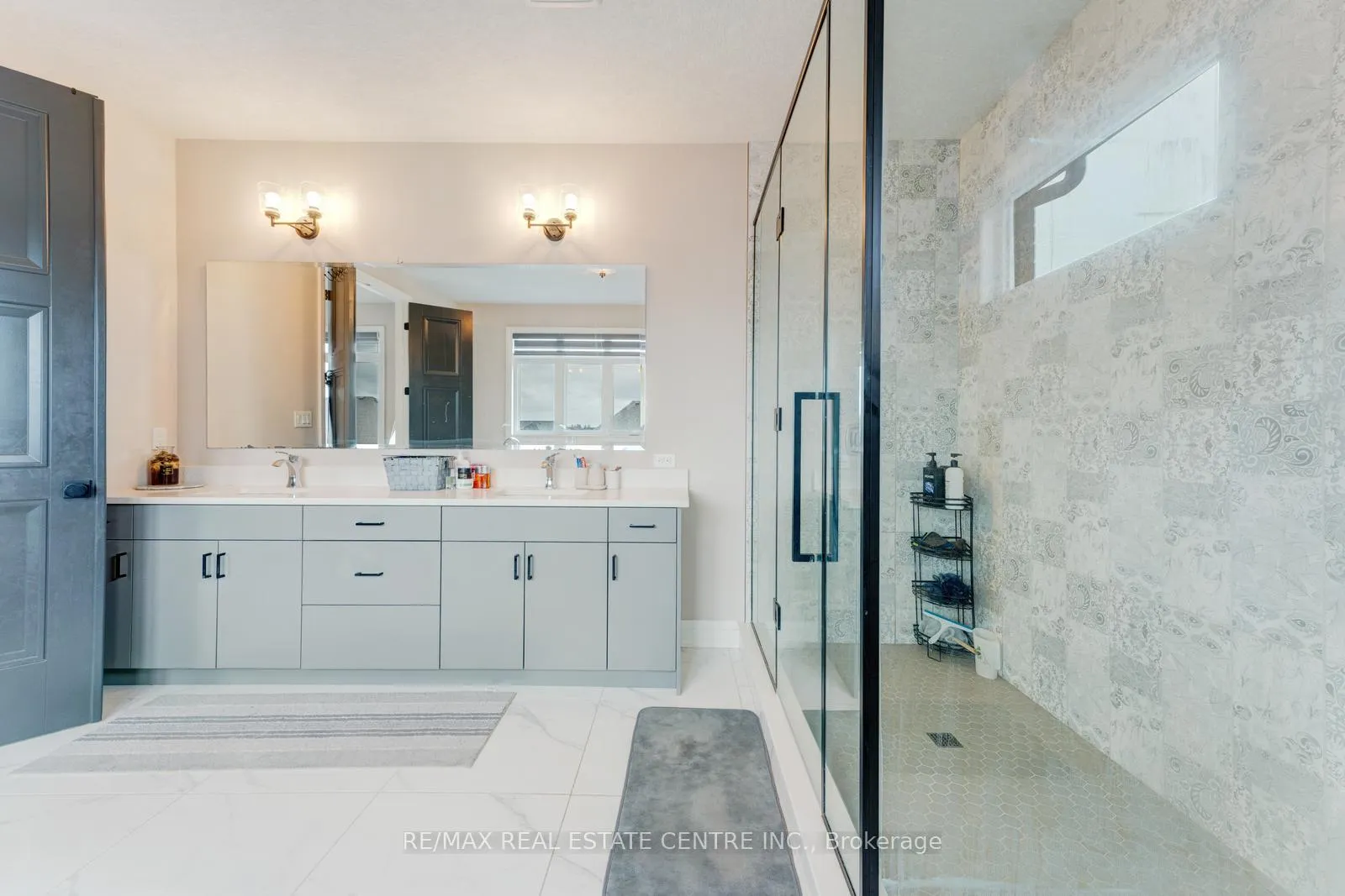 Photo 24 of 94 Pondcliffe Drive, Kitchener, Doon South — HOMEH