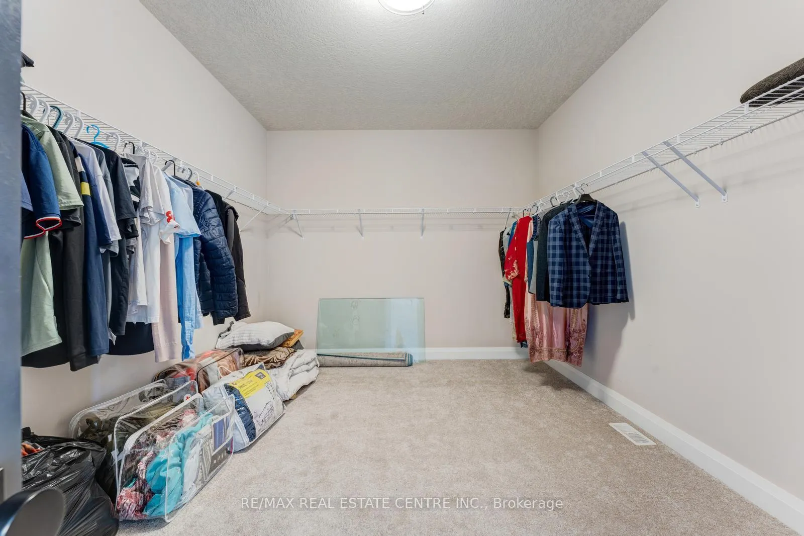Photo 26 of 94 Pondcliffe Drive, Kitchener, Doon South — HOMEH