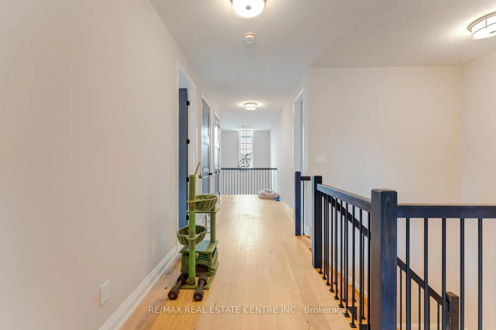 Photo 28 of 94 Pondcliffe Drive, Kitchener, Doon South — HOMEH