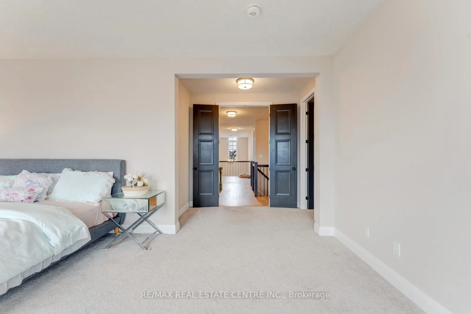 Photo 29 of 94 Pondcliffe Drive, Kitchener, Doon South — HOMEH