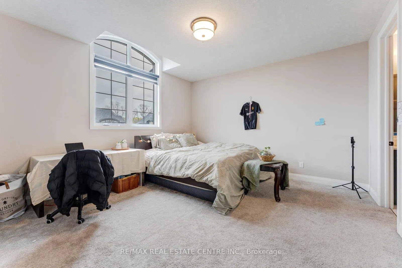 Photo 30 of 94 Pondcliffe Drive, Kitchener, Doon South — HOMEH