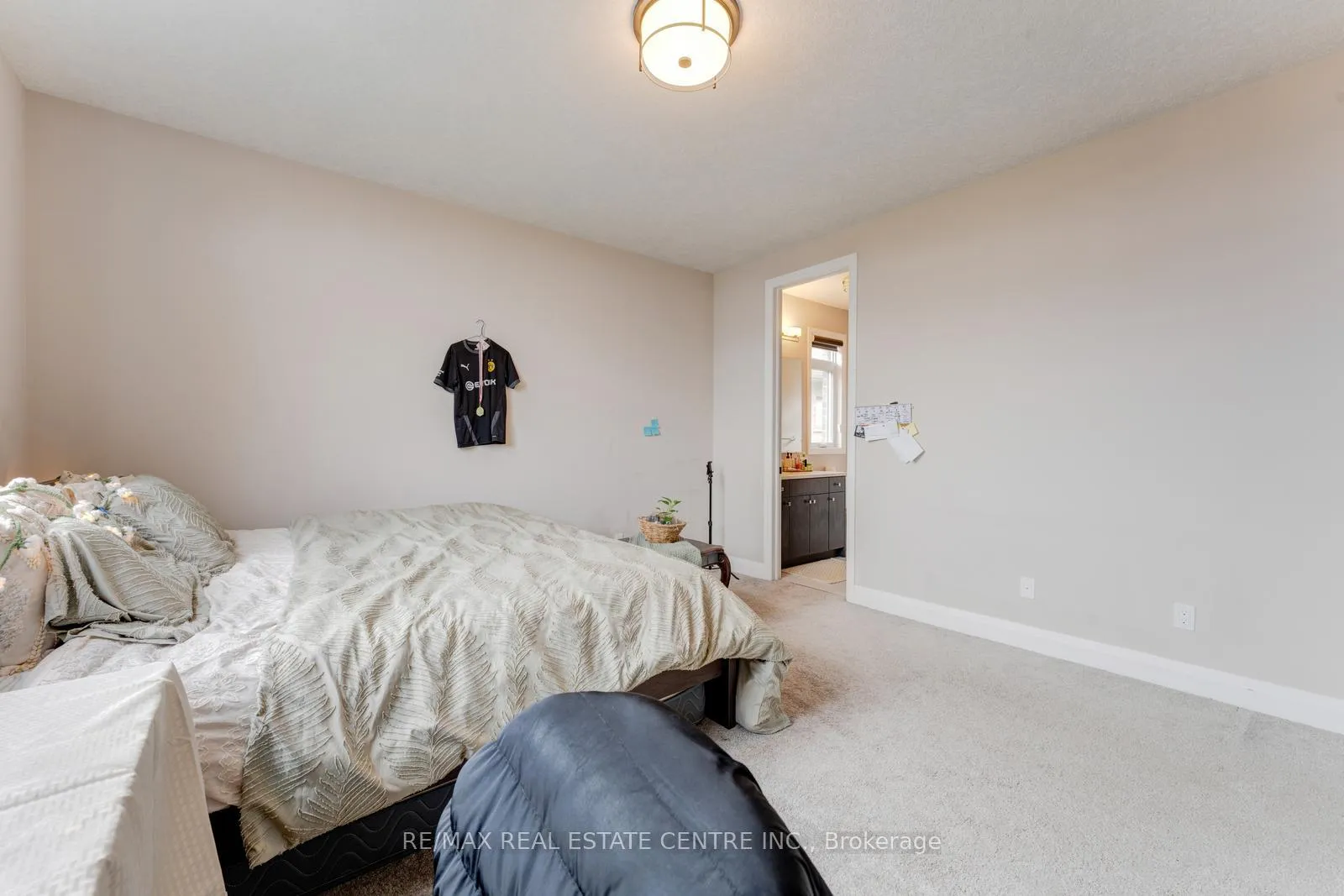 Photo 31 of 94 Pondcliffe Drive, Kitchener, Doon South — HOMEH