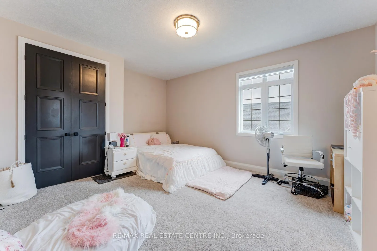 Photo 35 of 94 Pondcliffe Drive, Kitchener, Doon South — HOMEH