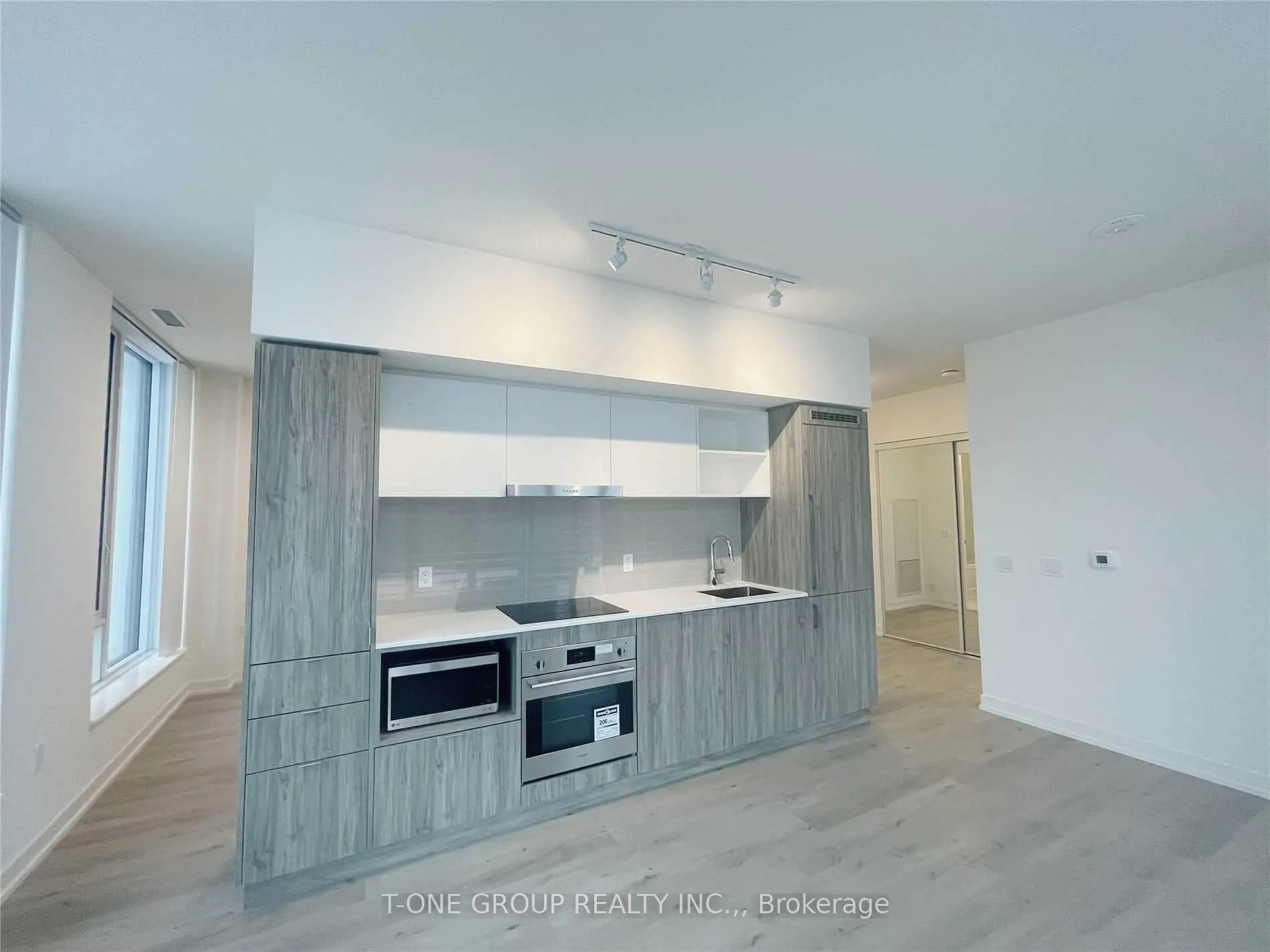 Photo 3 of Unit 1006, 138 Downes Street, Toronto, Waterfront Communities — HOMEH