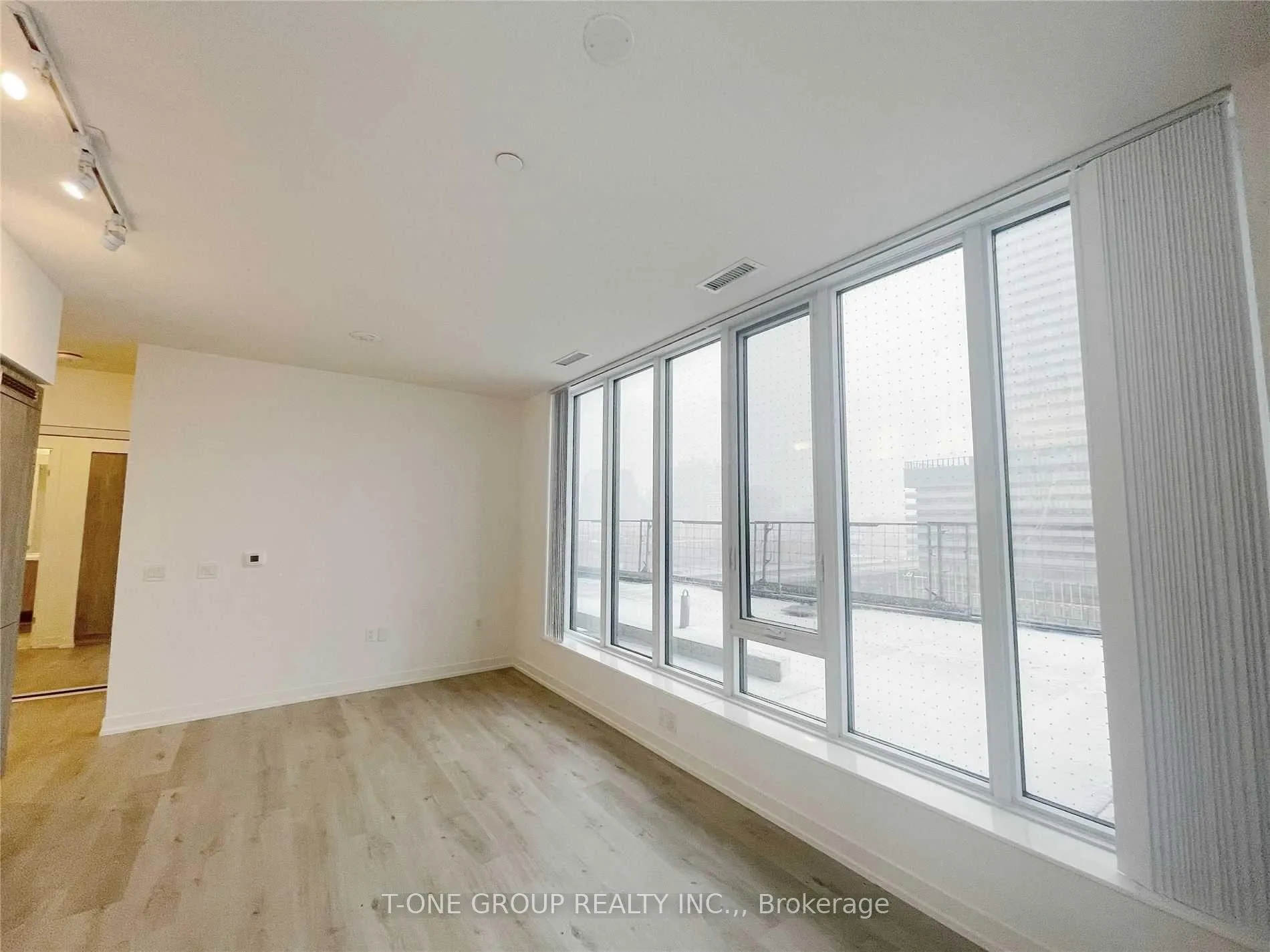 Photo 6 of Unit 1006, 138 Downes Street, Toronto, Waterfront Communities — HOMEH