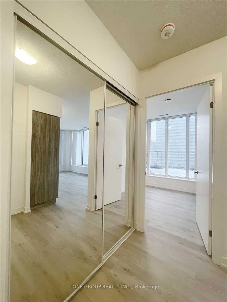Photo 8 of Unit 1006, 138 Downes Street, Toronto, Waterfront Communities — HOMEH