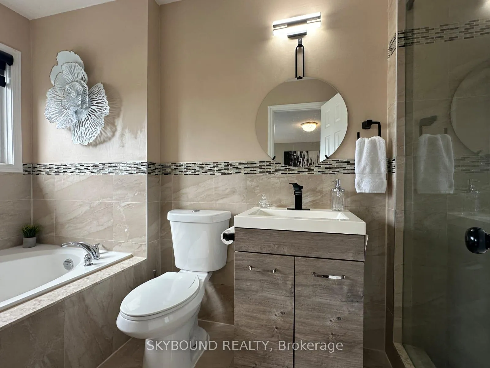 Photo 21 of 328 Andrews Trail E, Milton, Clarke — HOMEH