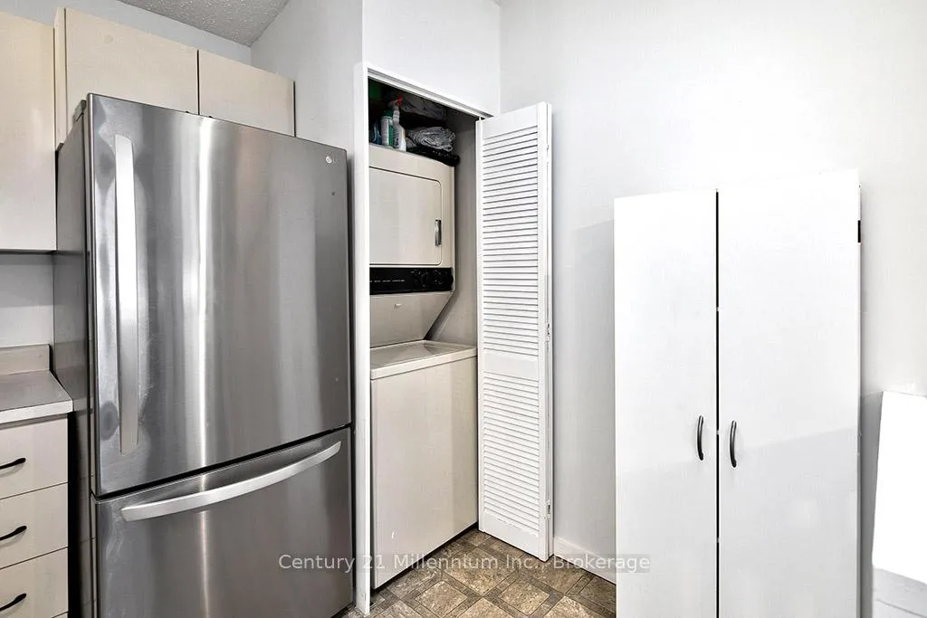 Photo 15 of 479 Oxbow Crescent, Collingwood — HOMEH