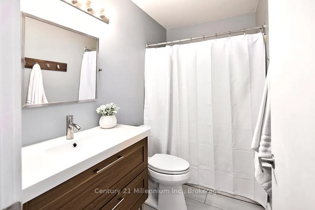 Photo 23 of 479 Oxbow Crescent, Collingwood — HOMEH