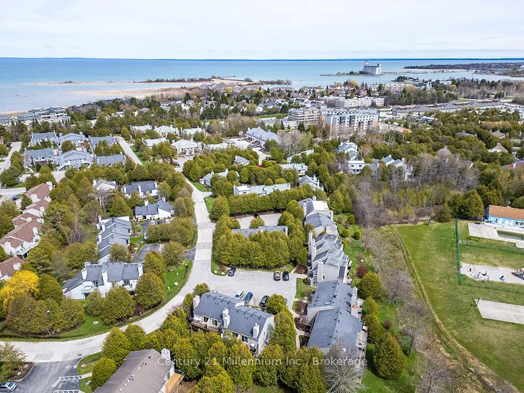 Photo 26 of 479 Oxbow Crescent, Collingwood — HOMEH