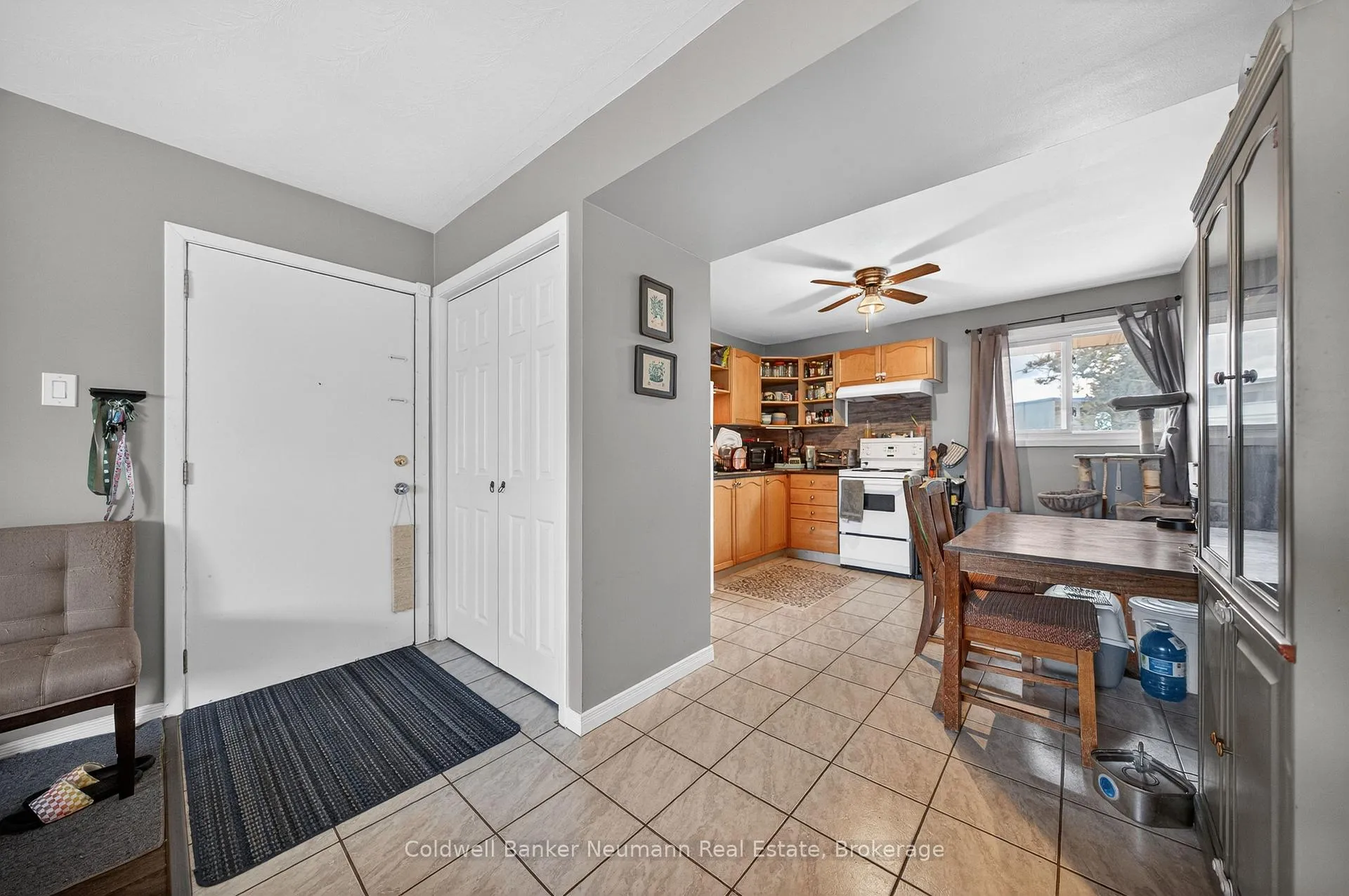 Photo 5 of 111 Conroy Crescent, Guelph, Dovercliffe Park/Old University — HOMEH