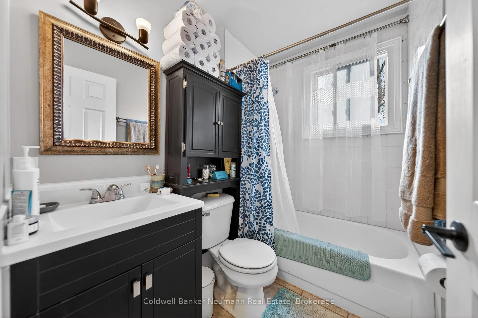 Photo 8 of 111 Conroy Crescent, Guelph, Dovercliffe Park/Old University — HOMEH