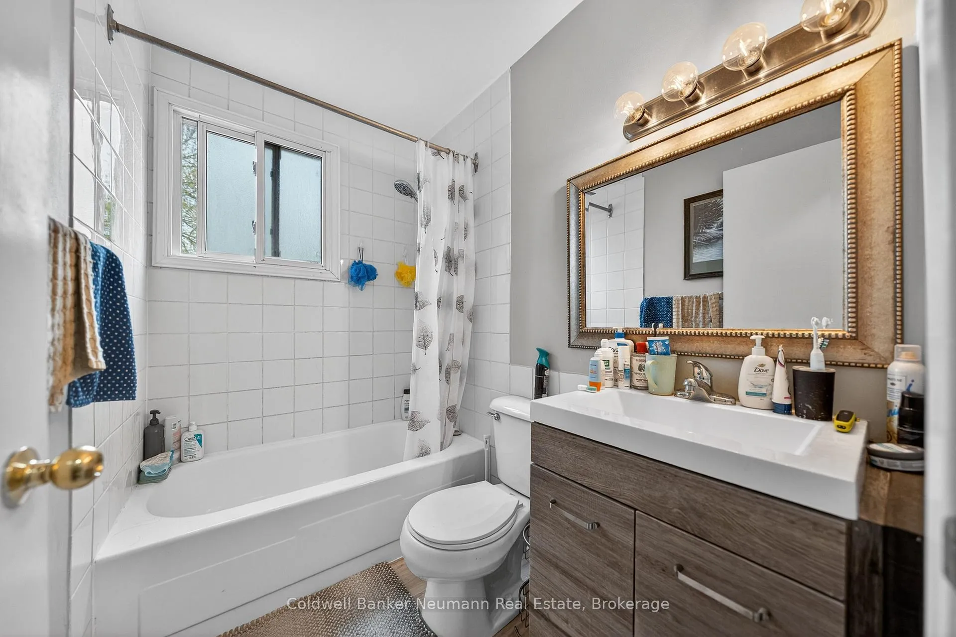 Photo 14 of 111 Conroy Crescent, Guelph, Dovercliffe Park/Old University — HOMEH