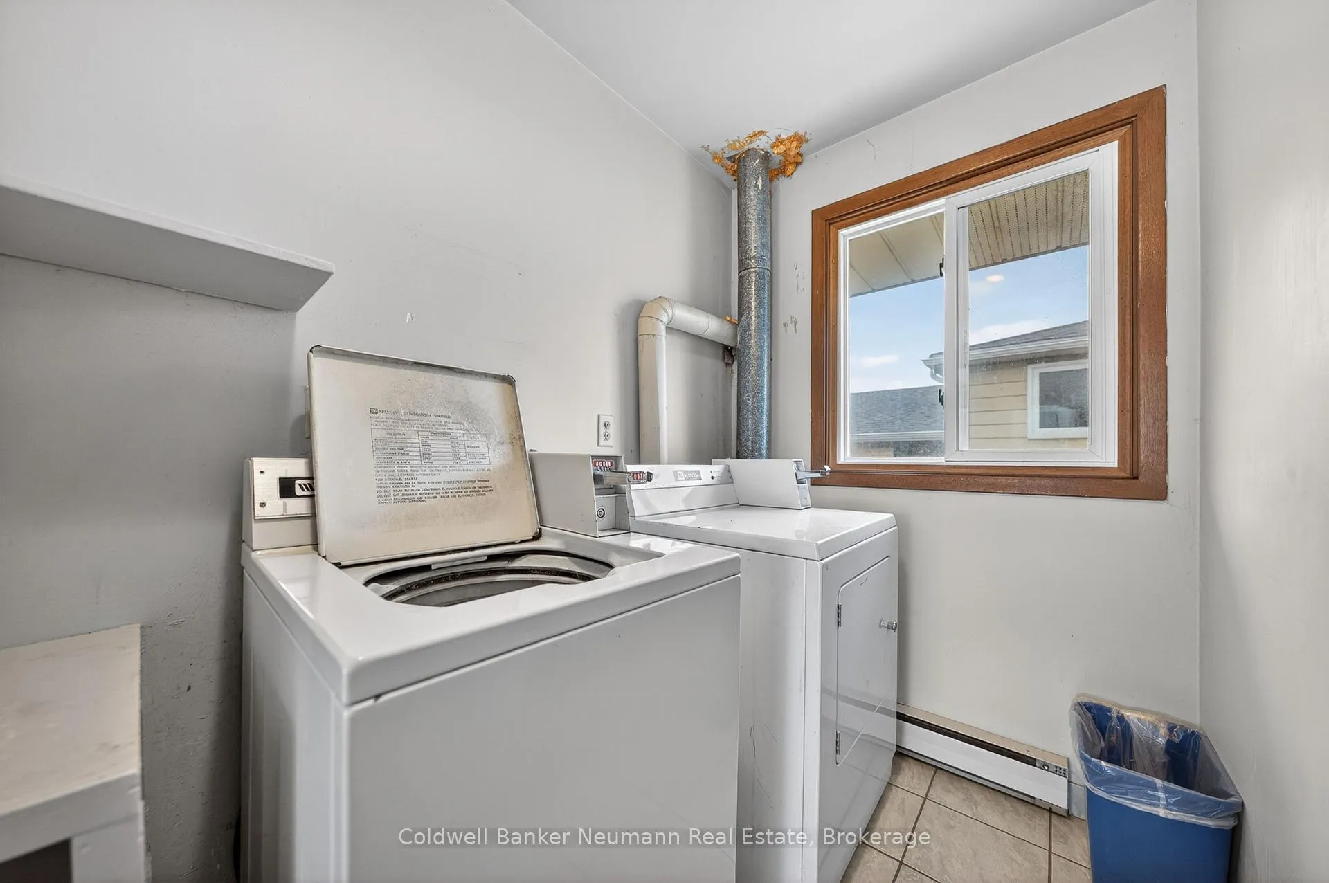 Photo 15 of 111 Conroy Crescent, Guelph, Dovercliffe Park/Old University — HOMEH