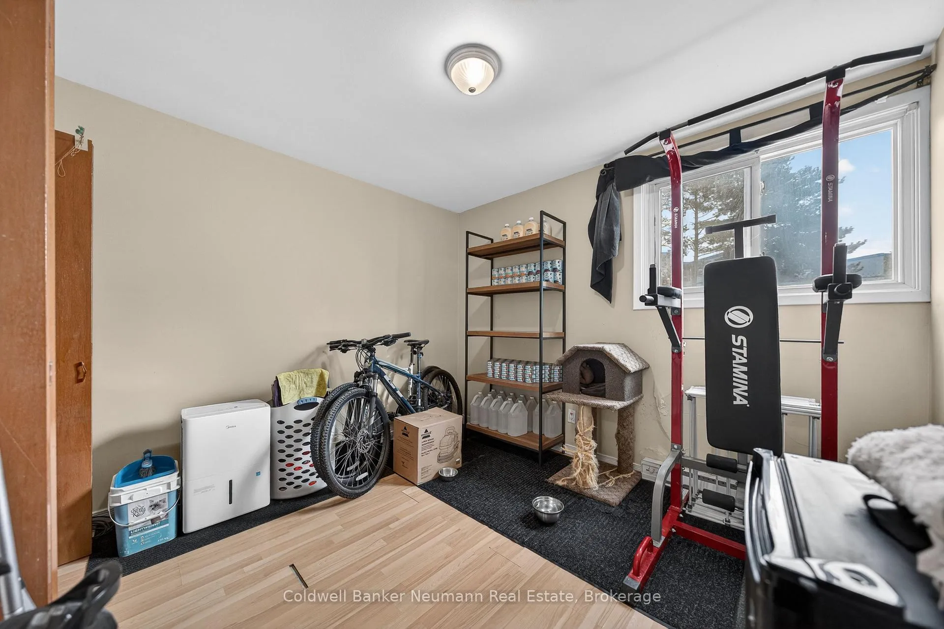 Photo 23 of 111 Conroy Crescent, Guelph, Dovercliffe Park/Old University — HOMEH