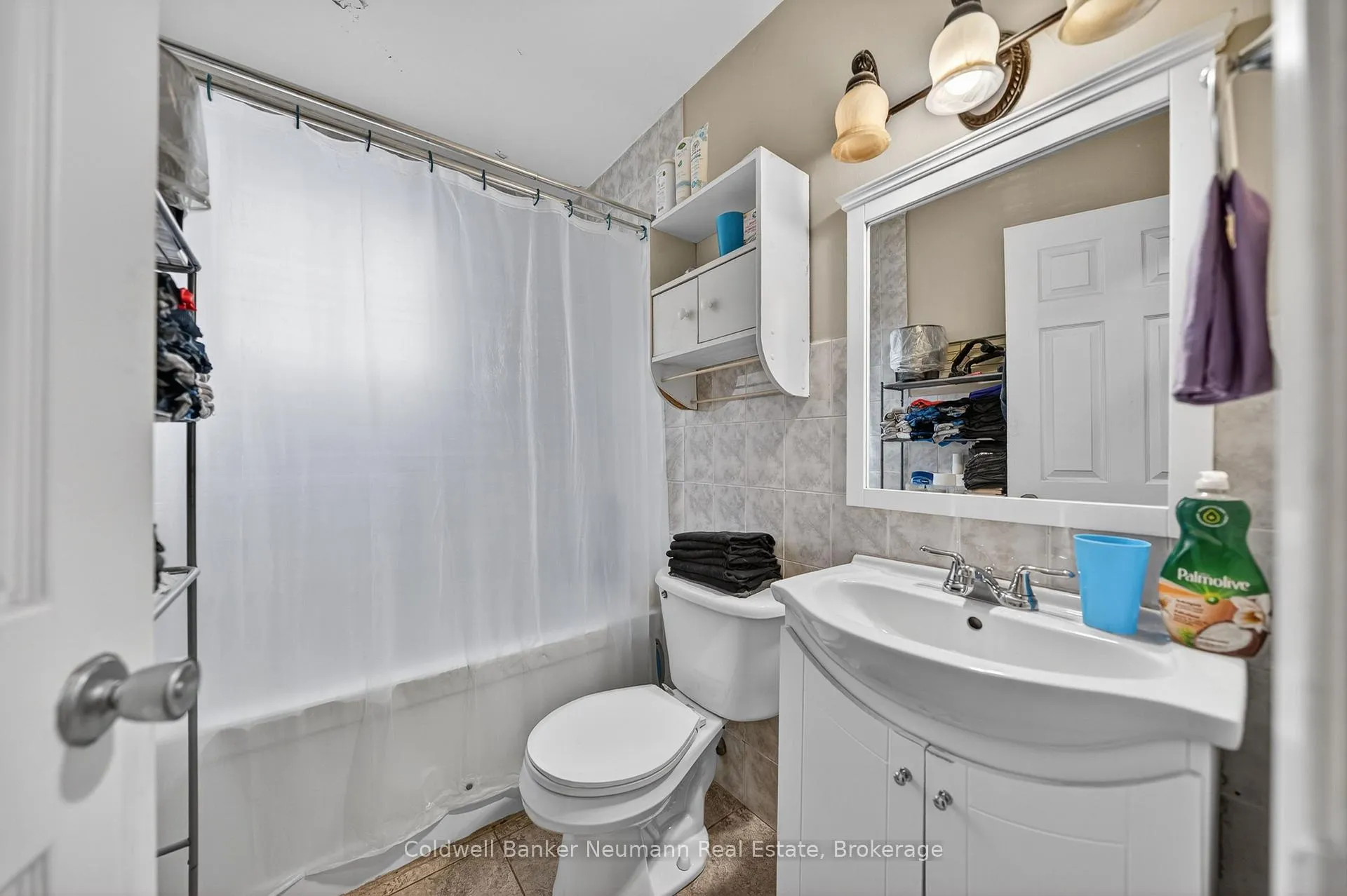 Photo 25 of 111 Conroy Crescent, Guelph, Dovercliffe Park/Old University — HOMEH