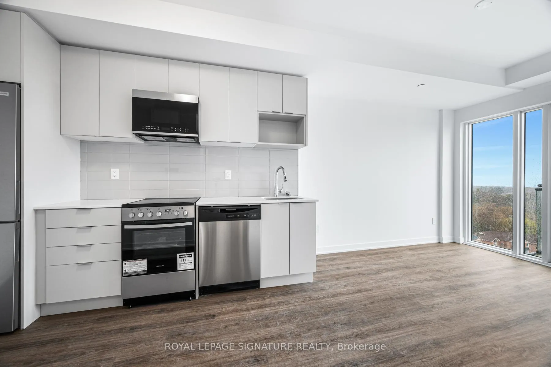 Front of Unit 1106, 4569 Kingston Road