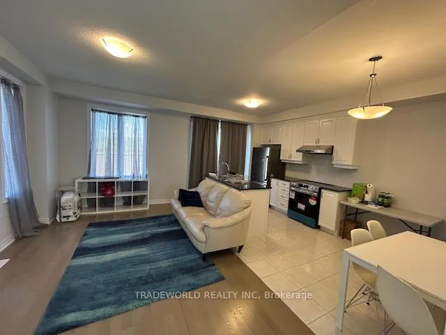 Photo 7 of 134 Mumbai Drive, Markham, Middlefield — HOMEH