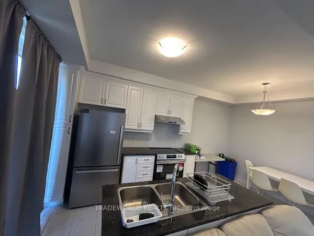 Photo 8 of 134 Mumbai Drive, Markham, Middlefield — HOMEH